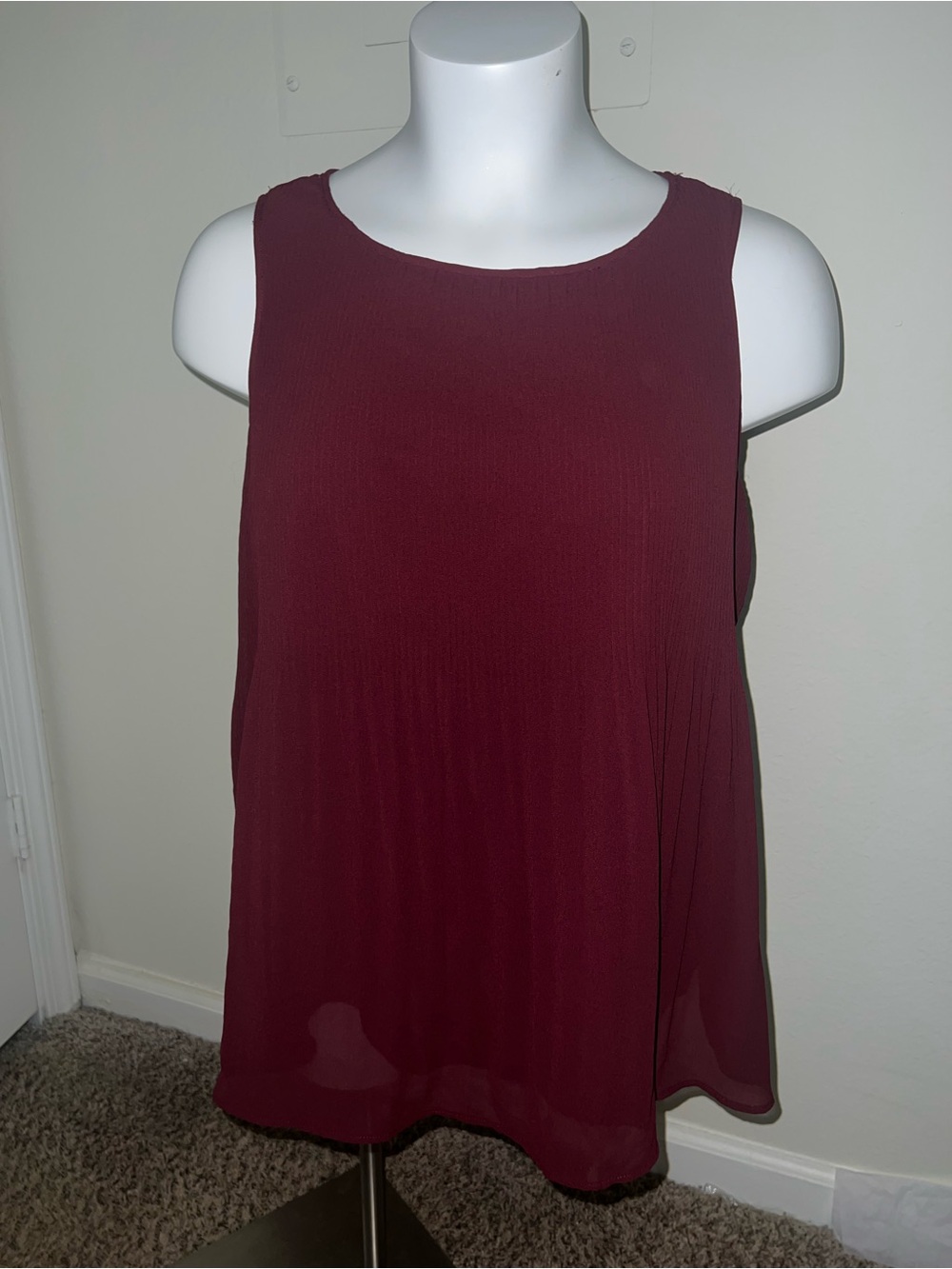 Torrid Sleeveless Textured Blouse in Burgundy